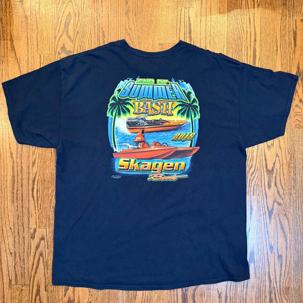 Gildan Navy Short Sleeve Tee with Small Surf Graphic - Picture 3 of 8